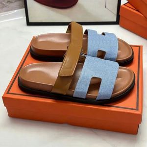 Sandales plates en cuir imperméables pour hommes, à large bride, confortables, pour la plage, décontractées, été comme hiver - Product Image 1