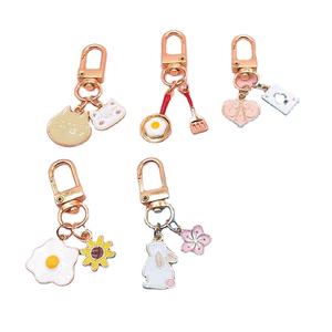 Ventes directes d'usine mignon porte-clés peinture en métal porte-clés de voiture femme sac pendentif petit cadeau personnalisation porte-clés en métal - Product Image 2