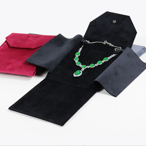 Bolsa de terciopelo de alta gama personalizada con botones de perlas, bolsa portátil multifuncional para guardar y exhibir conjuntos de aretes. - Product Image 2