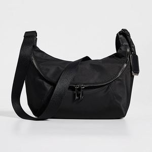 Sac bandoulière noir personnalisé en nylon écologique imperméable pour femme, avec fermeture éclair, idéal pour les voyages, à lanières réglables - Product Image 1