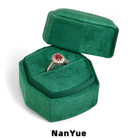 Boîte à bagues hexagonale en velours avec logo personnalisé, emballage de luxe pour bijoux, boîte cadeau pour bague de fiançailles ou de mariage, mini étui de rangement pour bijoux de voyage