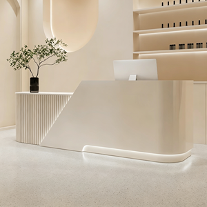 Comptoir de réception LED incurvé moderne avec panneau cannelé personnalisé pour salon de beauté, spa, institut de manucure - Product Image 2