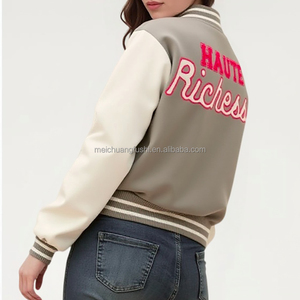เสื้อแจ็คเก็ตวาร์ซิตี้แบบครอปปักลายเชนิลล์สำหรับผู้หญิง แขนหนังผสมขนสัตว์ แจ็คเก็ตเลตเตอร์แมนทรงบอมเบอร์สำหรับสุภาพสตรี - Product Image 4