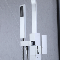 Robinet de bain et douche au sol Salle de bain équipée d'une douche à main Robinet de douche à effet pluie en laiton sur pied