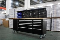 Armoire à outils roulante robuste de 84 pouces avec plan de travail en bois dur, 10 tiroirs et panneau perforé, boîte à outils métallique OEM personnalisée sur roulettes