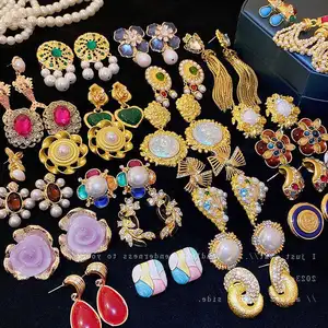 DAIHE 2023 New Arrival Fashion Jewelry Vintage Design Luxury Earrings Palace Long Tassel Pearl Dangle Drop Earrings