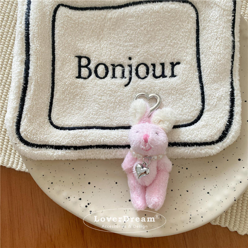 สร้อยคอสีชมพูพร้อมจี้กระต่ายและหัวใจ