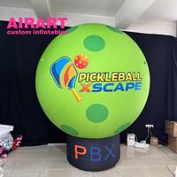 Pickleball gonflable personnalisé AIRART ajouter un modèle de sphère gonflable de base pour la promotion d'événements de tournois de pickleball