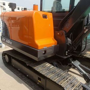 Mini-excavatrice compacte Develon DX60D 6 tonnes, à bras court, moteur Yanmar Stage V haute efficacité pour la construction urbaine - Product Image 4
