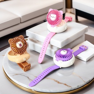 พัดลมพกพาแบบสวมใส่ได้พร้อมคลิปหนีบแบตเตอรี่แบบชาร์จไฟได้ ชาร์จผ่าน USB มอเตอร์ 2W DC สามระดับความเร็ว สำหรับเด็ก ใช้กลางแจ้ง - Product Image 1