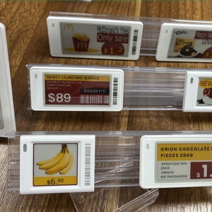 Étiquette de rayon électronique E-Ink entièrement graphique de 1,54 pouces avec étanchéité IP65 et WiFi/NFC/BLE pour les étiquettes de prix numériques des supermarchés - Product Image 1