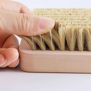 Cepillo de madera con cerdas naturales para lavar y limpiar ropa - Product Image 4