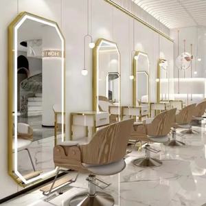 Espejo de Pared Grande con Iluminación LED para Salón de Belleza, Peluquería y Maquillaje, Estilo Dorado, en Oferta - Product Image 2