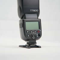 Flash LED Godox TT600 Thinklite para Cámara, con Batería y Control Remoto para Fotografía
