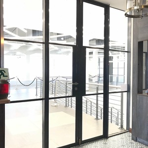 Puertas Batientes Residenciales de Acero con Rotura de Puente Térmico, Marco Delgado y Cierre Multipunto Silencioso con Vidrio Decorativo para Entradas de Casas Modernas - Product Image 2