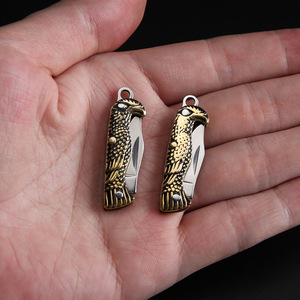 Mini Navaja Plegable Táctica Clásica de Acero Inoxidable, Duradera, Portátil, con Colgante para Llavero, para Viajes y Actividades al Aire Libre - Product Image 4