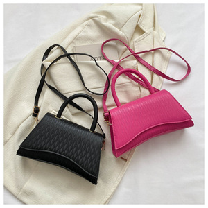 2023 mode tendance urbaine couleur unie trapèze coréen tempérament <span class=keywords><strong>Net</strong></span> rouge sablier unique épaule sac de messager - Product Image 5