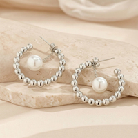 Anting-anting gantung mutiara berbahan kuningan ramah lingkungan, berlapis emas 18K, polesan tinggi FUAMAY, dengan manik-manik halus dan desain lingkaran C, kualitas tinggi.