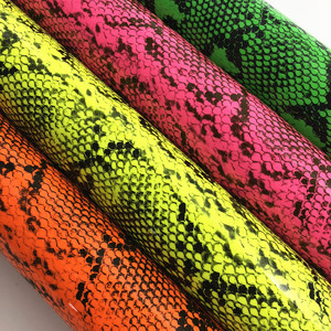 Faux <span class=keywords><strong>cuir</strong></span> synthétique imprimé motif <span class=keywords><strong>peau</strong></span> de serpent fluorescent néon pour sacs - Product Image 1