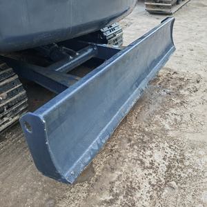 Komatsu PC56, mini pelle hydraulique de type chenille, moteur d'origine de 5 tonnes avec pompe pour usage agricole, d'occasion et bien entretenue - Product Image 4