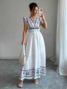 Vestido Largo Maxi de Mujer, Estilo Nuevo 2025, 100% Algodón Tejido, Cuello en V, Elegante, con Bordado Étnico, Estilo Casual - Product Image 3