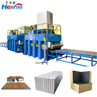 Ligne de production de panneaux sandwich pour toitures, rails linéaires, fabrication de meubles, machine de production de laminage à chaud et à froid