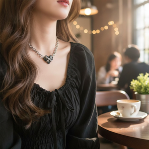 Collane di tendenza moda donna Vintage con cristallo farfalla vendita calda all'ingrosso per i regali - Product Image 3