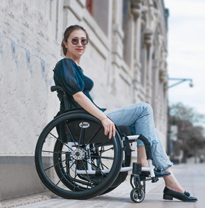 Silla de Ruedas Manual Plegable Ligera para Discapacitados, Usada, a Precio Competitivo - Product Image 3