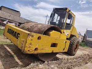 Bomag Original Rouleau compresseur d'occasion Bomag BW 225D-3 de haute qualité en bon état à vendre Bomag 213 217 216 225D - Product Image 2