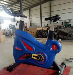 Équipement de gym de haute qualité, vélo de spinning, machine de fitness, vélo d'exercice de gym, vélo de spinning magnétique, machine de spinning transformable - Product Image 5