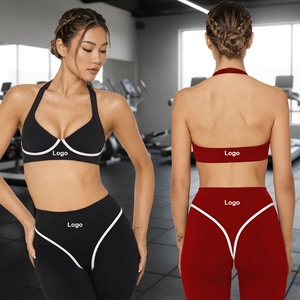 Set Yoga 3 Pezzi HAIYUN: <span class=keywords><strong>Reggiseno</strong></span> <span class=keywords><strong>Sportivo</strong></span> con Collo Halter Bicolore e Coppe Integrate, Pantaloni <span class=keywords><strong>da</strong></span> Corsa Elasticizzati ad Asciugatura Rapida per <span class=keywords><strong>Donna</strong></span> - Product Image 1