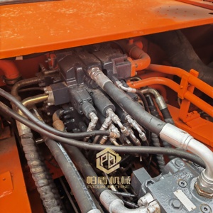 รถขุดตีนตะขาบ Doosan DX340LC-9C มือสอง ขนาด 34 ตัน พร้อมสายเบรกเกอร์ รถขุดไฮดรอลิกขนาดใหญ่ มีสินค้าในสต็อก - Product Image 4