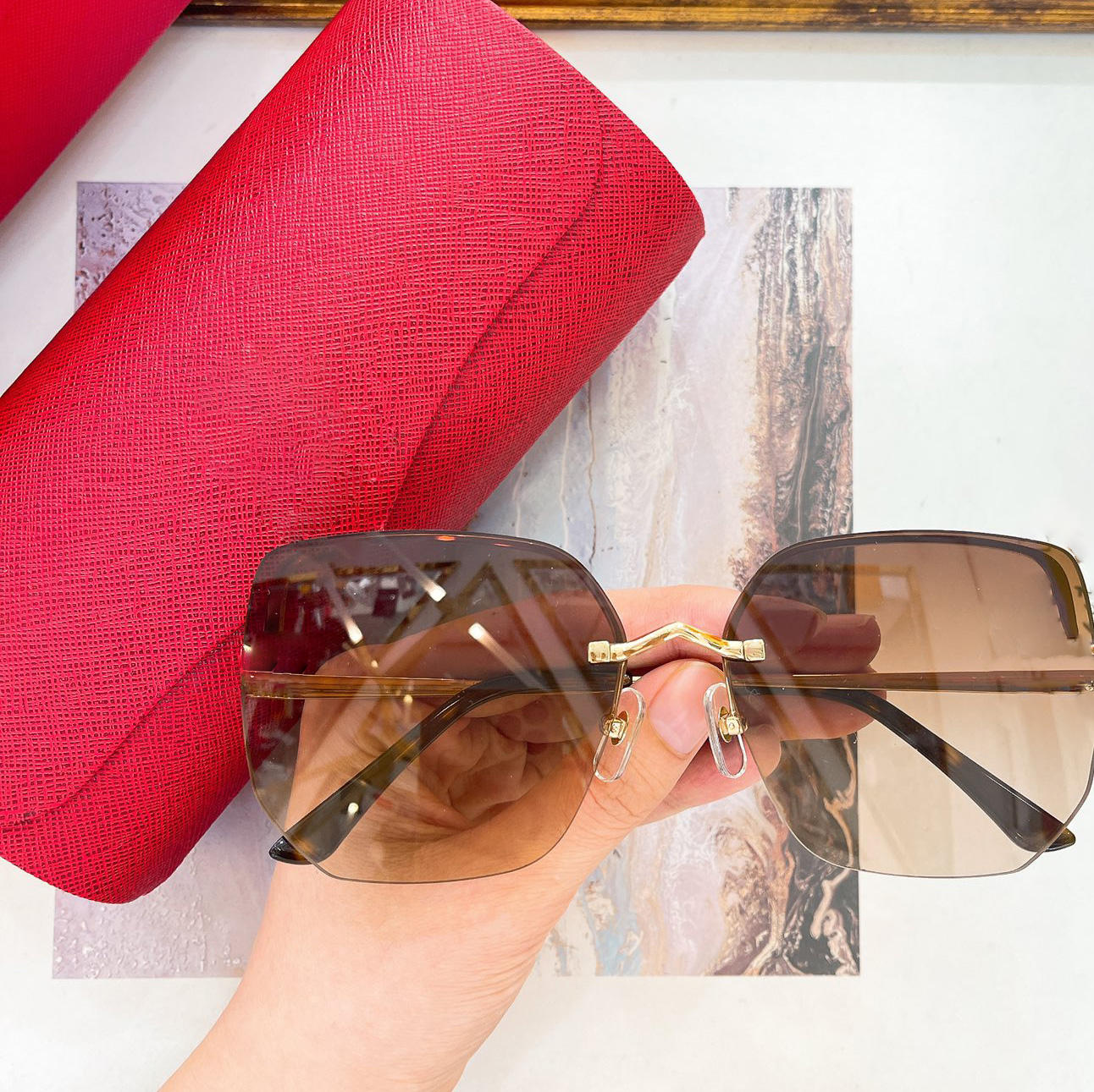 สีน้ำตาล