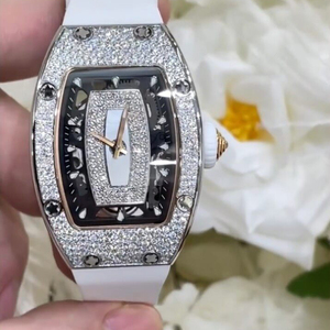 Montre de luxe pour femme entièrement sertie de diamants, montre mécanique automatique squelette, boîtier tonneau, cadran squelette, montre élégante avec diamants - Product Image 2