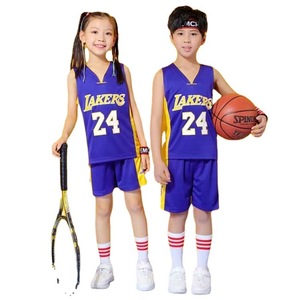 Ensemble 2 pièces OEM/ODM pour enfants : Maillot de basket <span class=keywords><strong>Lakers</strong></span> Bryant sans col en V et legging <span class=keywords><strong>James</strong></span> pour tout-petits - Product Image 4