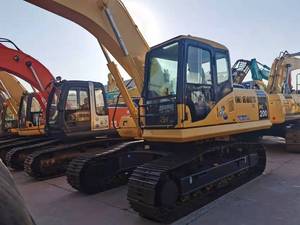 Excavadora Usada de 20 Toneladas, Komatsu PC200-7 en Venta, con Capacidad de Cucharón de 0.8-1.2m, Motor de 110kW, Bomba y Rodamientos - Product Image 4