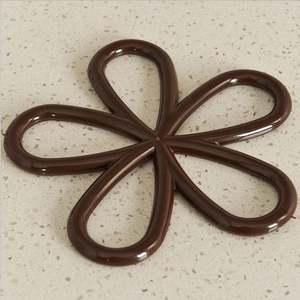 Manique isolante multifonctionnelle et résistante à la chaleur Outil de cuisine antidérapant Porte-casseroles Tapis de séchage Tapis de dessous de plat en silicone - Product Image 5