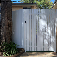 Nouvelle conception de clôture en aluminium de style européen pour cour arrière et cour avant, revêtement en poudre, respectueuse de l'environnement, clôture à piquets, bordure de jardin, portail