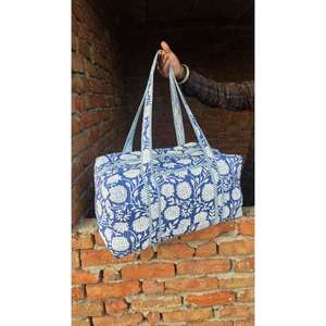กระเป๋าผ้าดัฟเฟิลผ้าฝ้ายลายควิลท์ ทำมือ ทันสมัย น้ำหนักเบา ทนทาน ลายพิมพ์บล็อกแบบดั้งเดิม เหมาะสำหรับการเดินทางช่วงสุดสัปดาห์ - Product Image 2