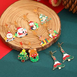 Pendientes colgantes de estrella de cinco puntas asimétricos de moda de aleación de Reno de árbol de Navidad de Papá Noel de goteo de aceite de dibujos animados transfronterizos - Product Image 3