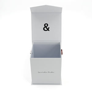 Boîtes à biscuits de luxe au design personnalisé emballage de cadeau de boulangerie en papier boîtes d'aliments à emporter avec poignées en cuir - Product Image 4