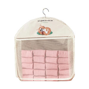 Bolsa de almacenamiento colgante de malla de nailon con 40 compartimentos para ropa interior, calcetines, organizador de armario para dormitorio con diseño de gato - Product Image 1