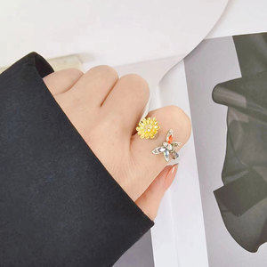 Anillo giratorio ajustable con diseño de girasol para mujer, chapado en oro, cobre, circonita colorida con corte marquesa, joyería de mariposa para la ansiedad - Product Image 3