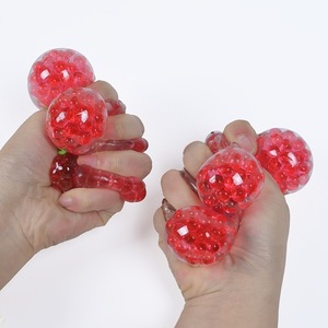 Jouet à presser en forme de fraise simulée, jouet anti-stress à récupération lente - Product Image 4