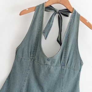 Vestido Mini Halter sin Espalda Lavado para Mujer 2026, Vestido de Verano Ajustado con Cuello en V y Detalle de Lazo, OEM/ODM de Fábrica China - Product Image 3