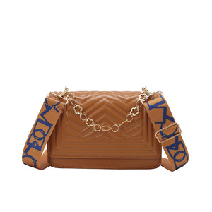 Sac à bandoulière pour femme, élégant et raffiné, petit sac <span class=keywords><strong>simple</strong></span>, nouveau style 2026, bandoulière large tendance, sac bandoulière. - Product Image 5