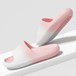 Pantoufles d'intérieur légères et réglables à motif chien - Tongs antidérapantes et anti-odeur tendance, style hôtel - Product Image 1