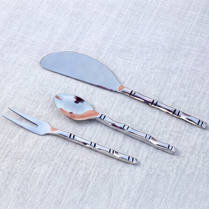 Juego de cubiertos moderno de acero inoxidable con acabado espejo, tenedor, cuchara y espátula de mango largo, cubiertos duraderos para bodas y ocasiones especiales. - Product Image 1
