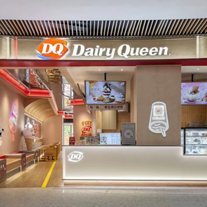 Siente la diversión, vence al sol: el paraíso del helado - Product Image 1