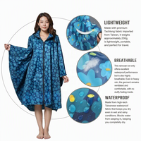 Poncho de pluie élégant multi-styles à capuche et fermeture éclair surdimensionné |   Léger, imperméable, avec poche et sac de rangement |   Personnalisé pour l'extérieur